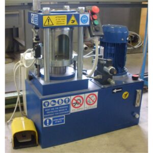 Hydraulic pointing machine